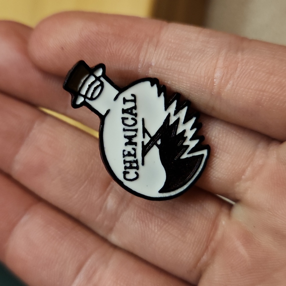 5/$30 The Powerpuff Girls Chemical X Bottle Cartoon Network Pin - Picture 3 of 4